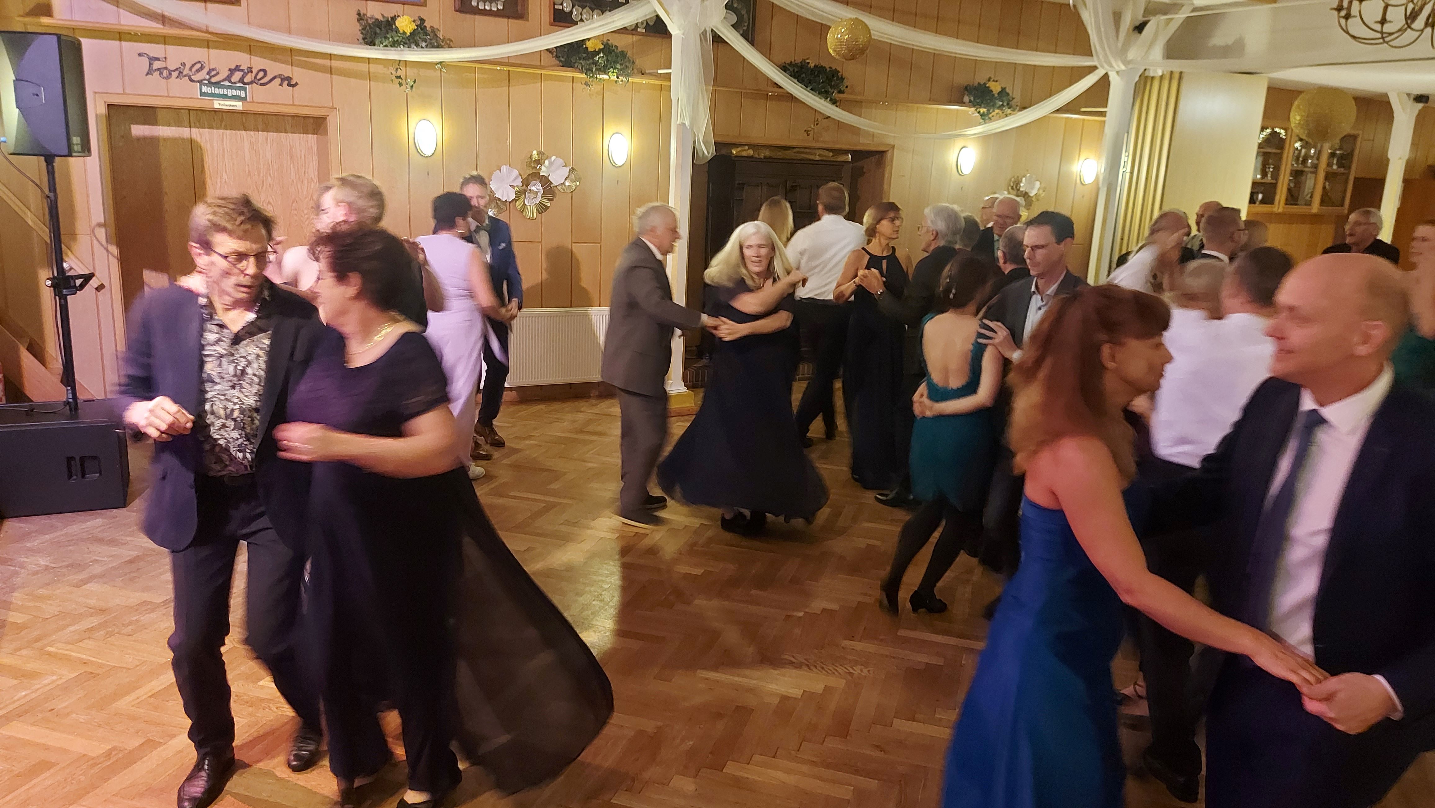 Tanzfläche 1 verkleinert